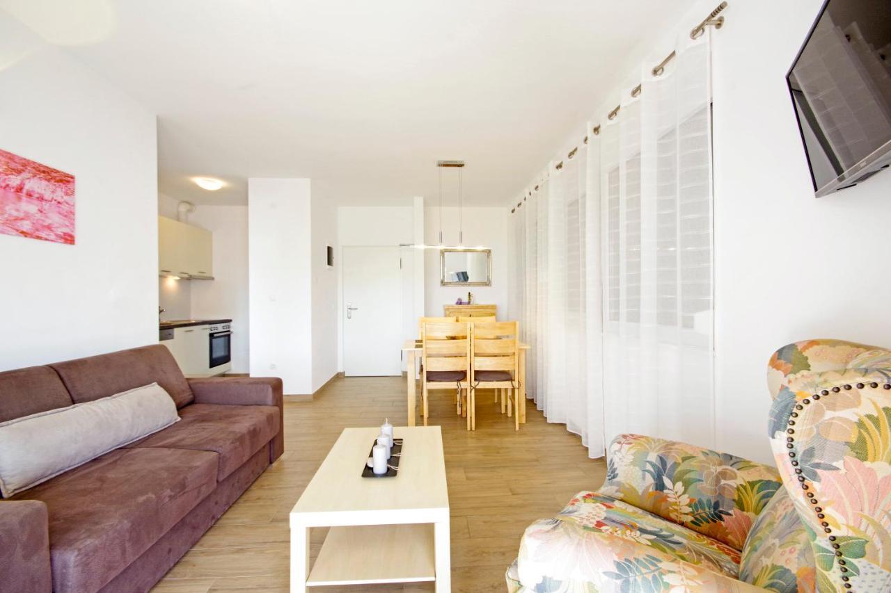 Apartment Laura Privlaka  Dış mekan fotoğraf